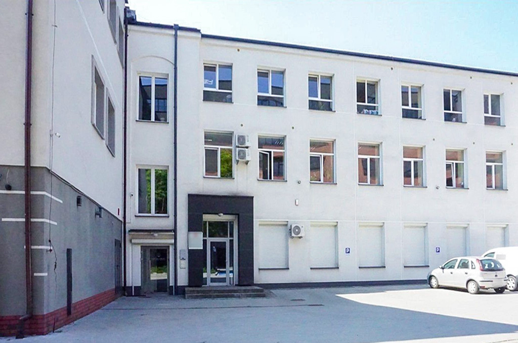 jeden z budynków na terenie nieruchomosci komercyjnej do wynajęcia Częstochowa