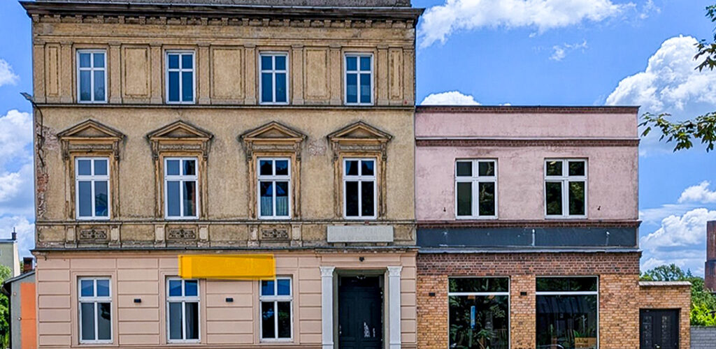 frontowa elewacja nieruchomości inwestycyjnej do sprzedaży Ostrów Wielkopolski (okolice)