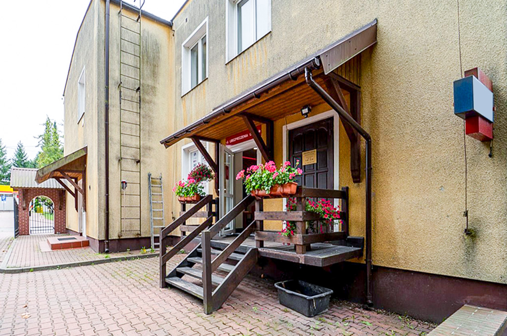 widok na wejście do nieruchomości komercyjnej do sprzedaży Elbląg (okolice)