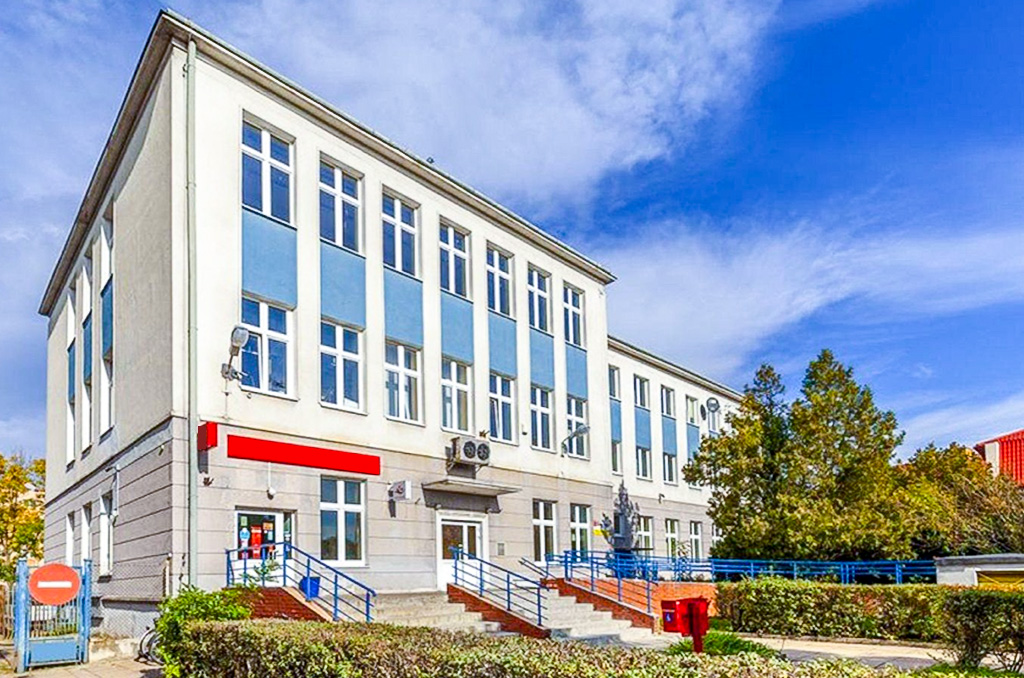 frontowa elewacja nieruchomości inwestycyjnej do sprzedaży Katowice (okolice)