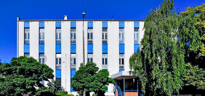 widok od strony ulicy na nieruchomość komercyjną na sprzedaż Bydgoszcz (okolice)