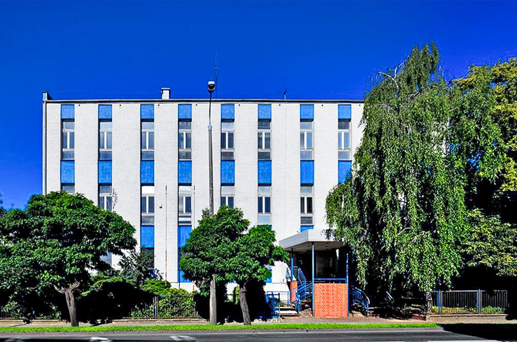 widok od strony ulicy na nieruchomość komercyjną na sprzedaż Bydgoszcz (okolice)