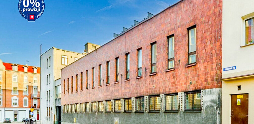 widok od strony ulicy na nieruchomość inwestycyjną do sprzedaży Katowice (okolice)