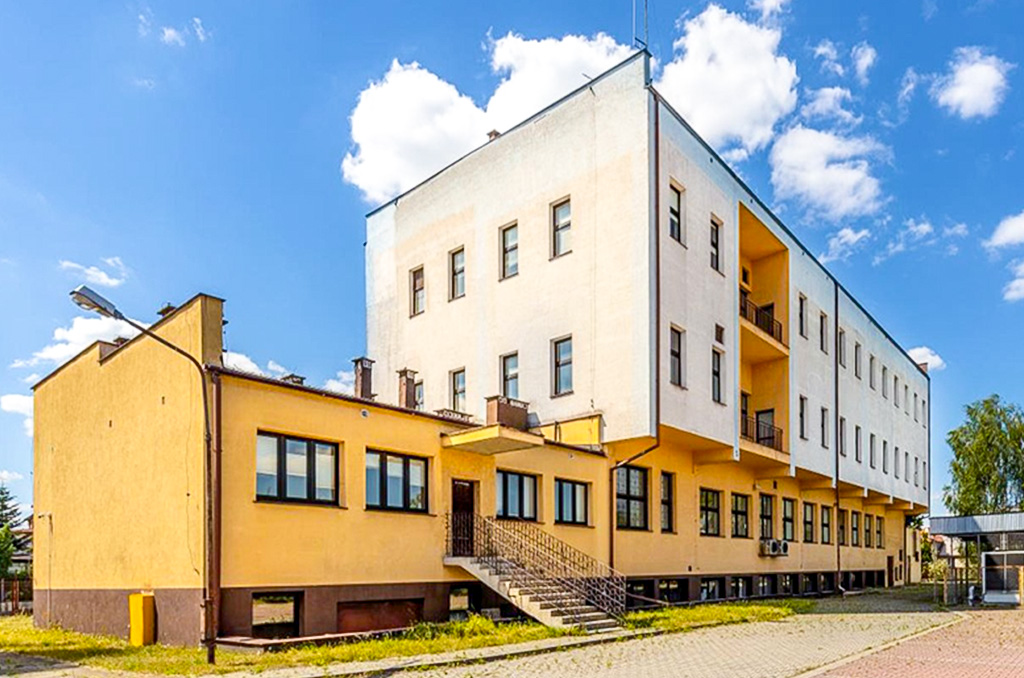 widok z boku na nieruchomość inwestycyjną do sprzedaży Radom