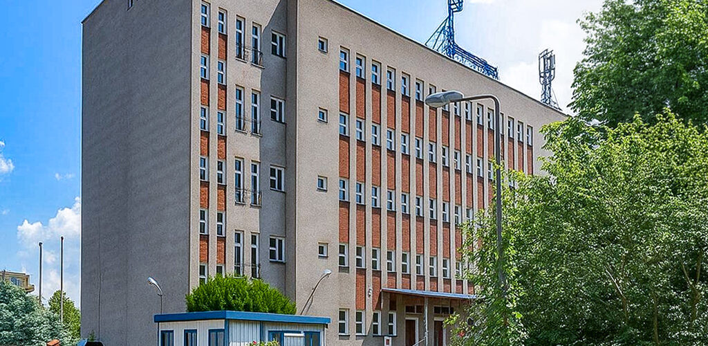 monumentalna bryła nieruchomości komercyjnej na sprzedaż Włocławek