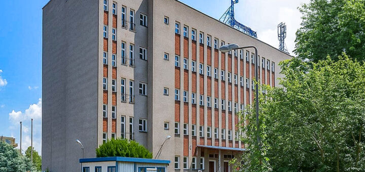 monumentalna bryła nieruchomości komercyjnej na sprzedaż Włocławek