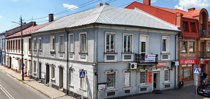 widok od strony ulicy na nieruchomość inwestycyjną do sprzedaży Częstochowa (okolice)