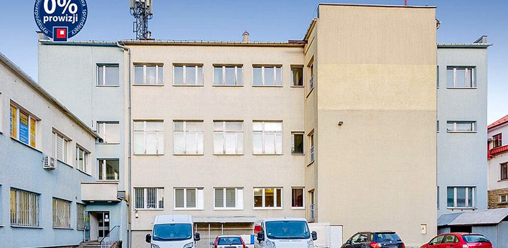 tylna elewacja nieruchomości komercyjnej na sprzedaż Kraków (okolice)