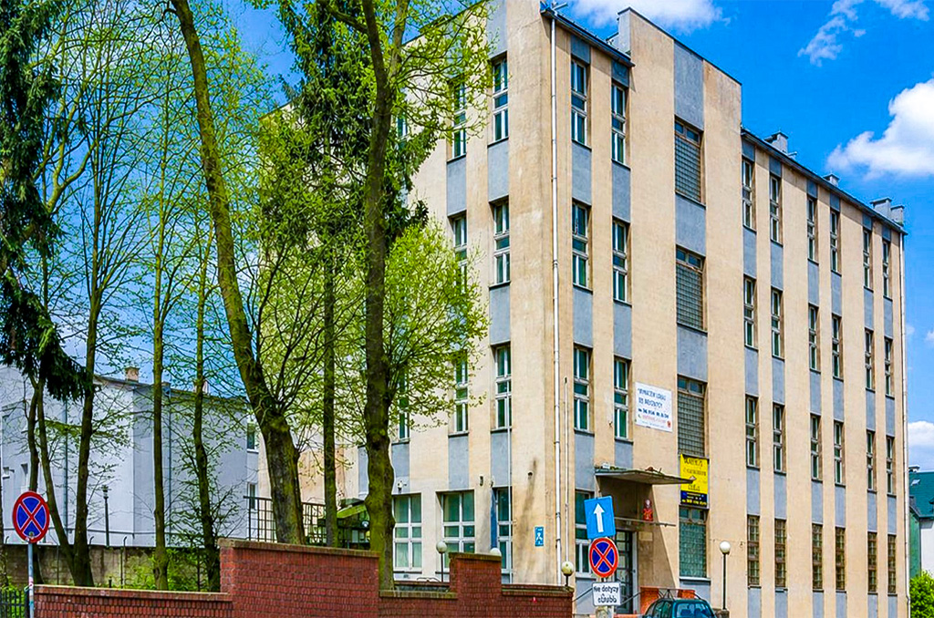 frontowa elewacja nieruchomości inwestycyjnej na sprzedaż Olsztyn (okolice)