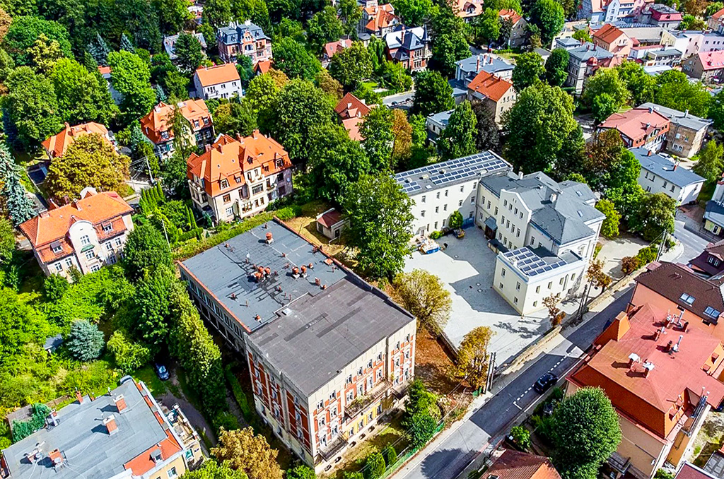widok z lotu ptaka na nieruchomość komercyjną na sprzedaż Wałbrzych (okolice)