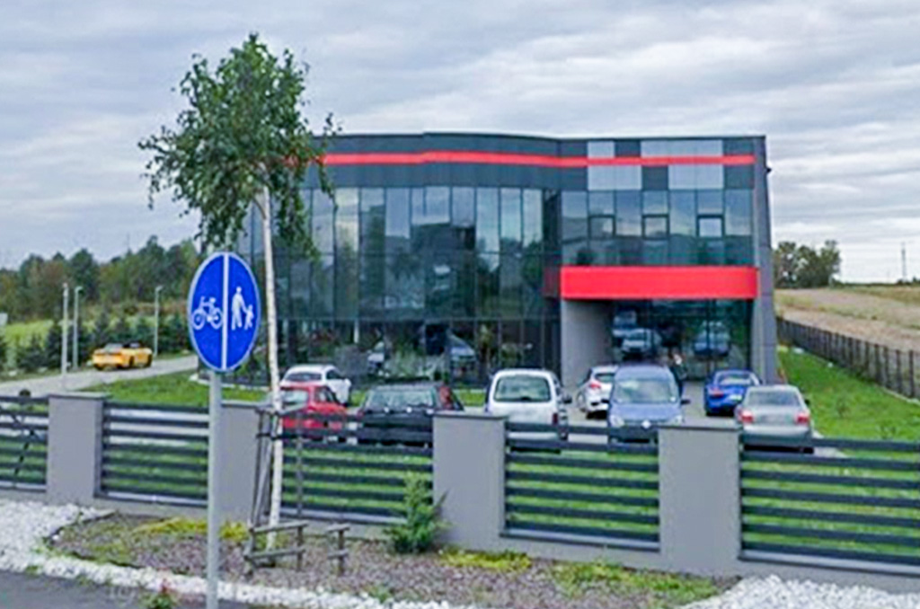 frontowa elewacja nieruchomości komercyjnej do sprzedaży Częstochowa