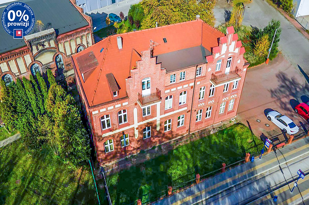 zdjęcie wykonane z drona pokazujące nieruchomość inwestycyjną na sprzedaż Katowice (okolice)