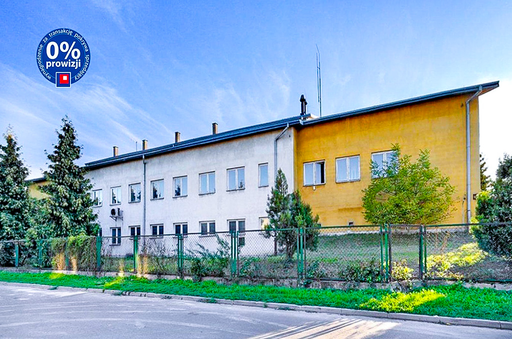 frontowa elewacja nieruchomości inwestycyjnej na sprzedaż Siedlce (okolice)