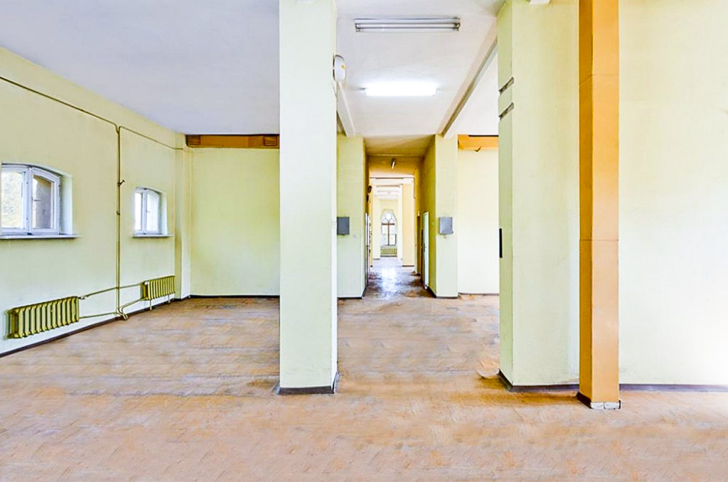 przestronny hol w nieruchomości inwestycyjnej do sprzedaży Szczecin (okolice)