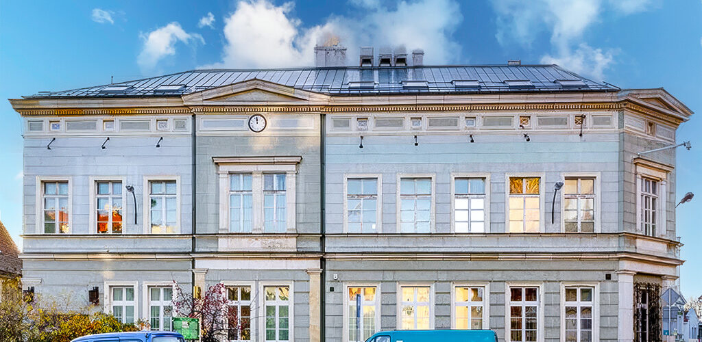 frontowa elewacja nieruchomości inwestycyjnej do sprzedaży Zielona Góra